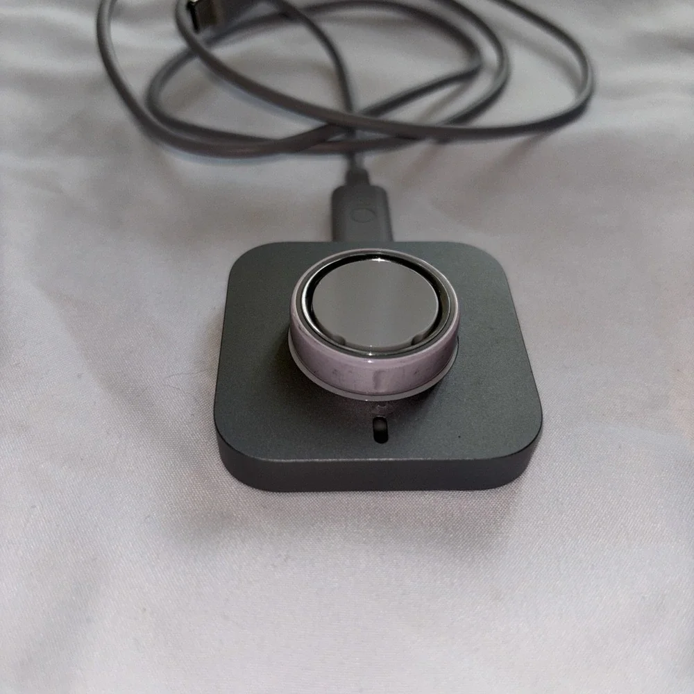 Oura Ring Gen 4 Size 11 Rose Gold With Charger - excellent condition - Unlocked